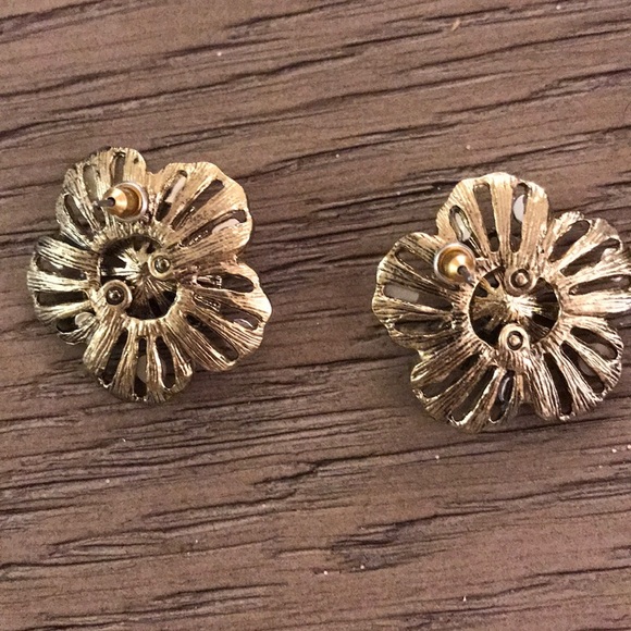 Flower earrings - Picture 2 of 3